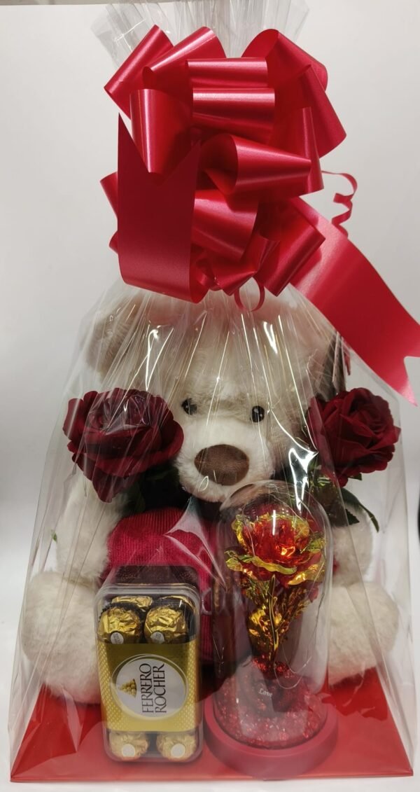 An amazing gift hamper for the love of your life.